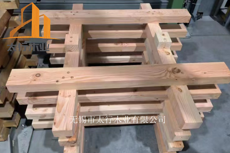 貨架木托盤在堆垛使用中應(yīng)當(dāng)注意哪些?